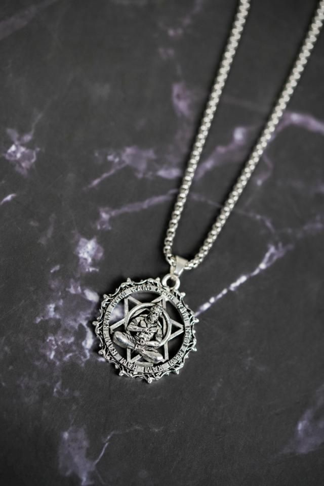 Shree Yantra with Hanuman Raksha Pendant with Chain k72d12-5v