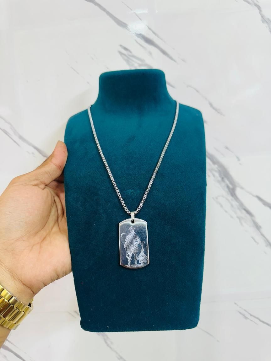 Hanuman Chalisha Pendant with Chain k72d12-5v