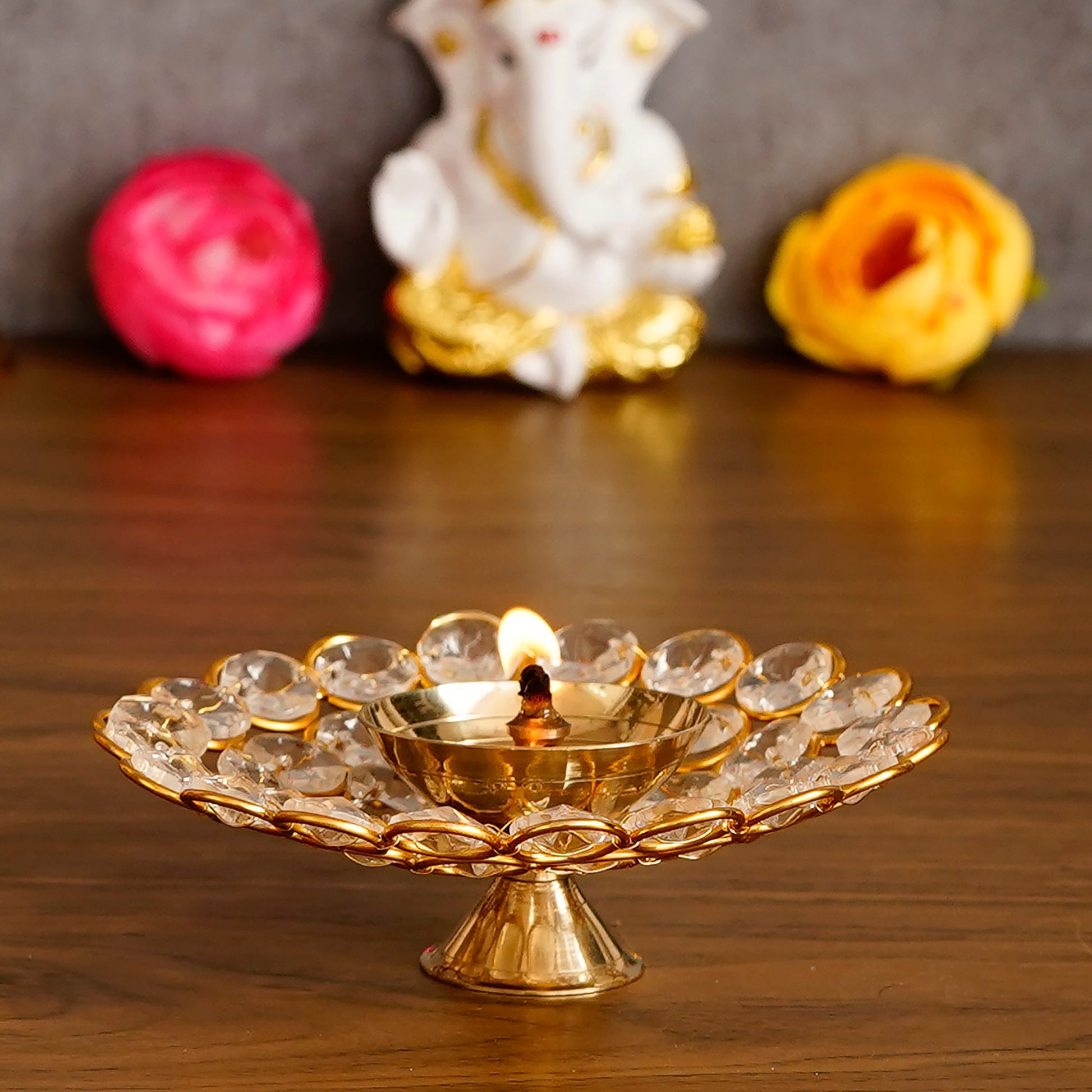 eCraftIndia Bowl Shape Crystal Tea Light Holder - Small k72d12-5v