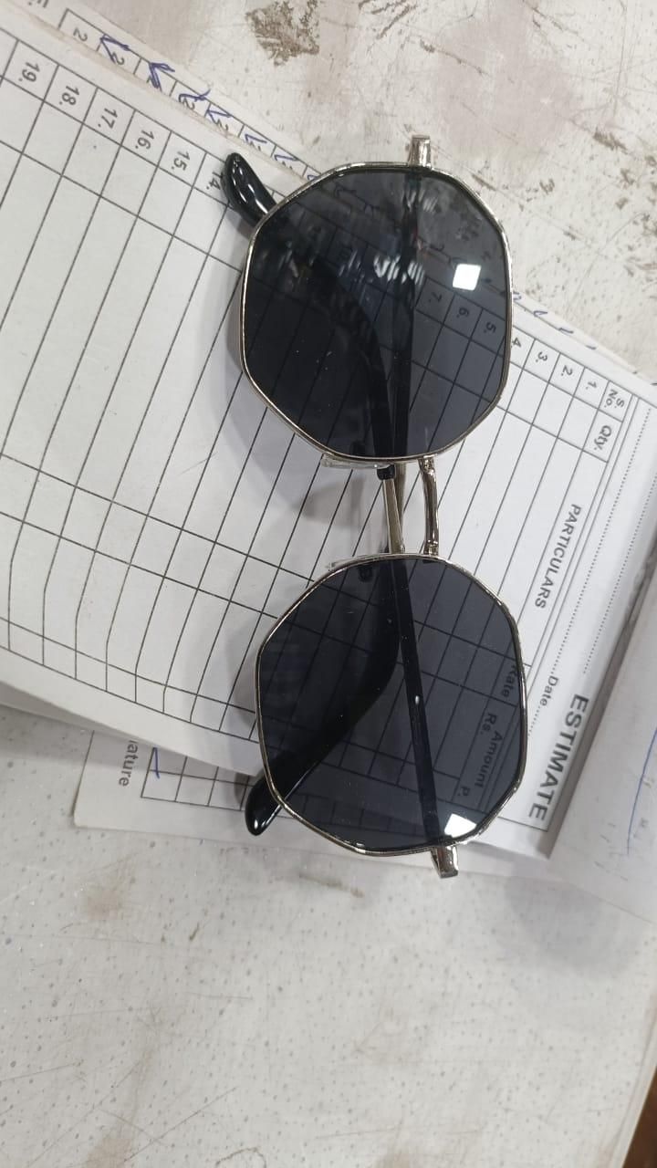 Suga Octagon Round Black Sunglass k72d12-5v