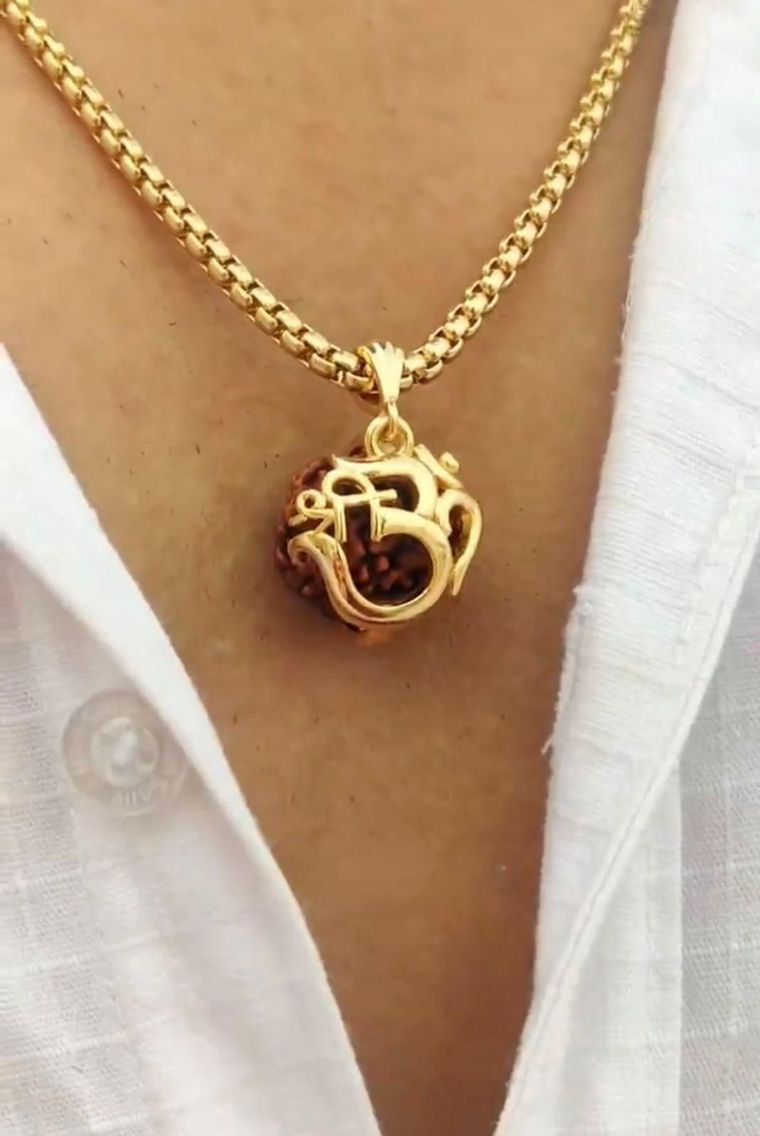 Om Rudraksha Pendant With Chain k72d12-5v