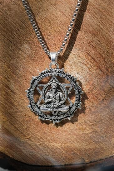 Shree Yantra with Hanuman Raksha Pendant with Chain k72d12-5v