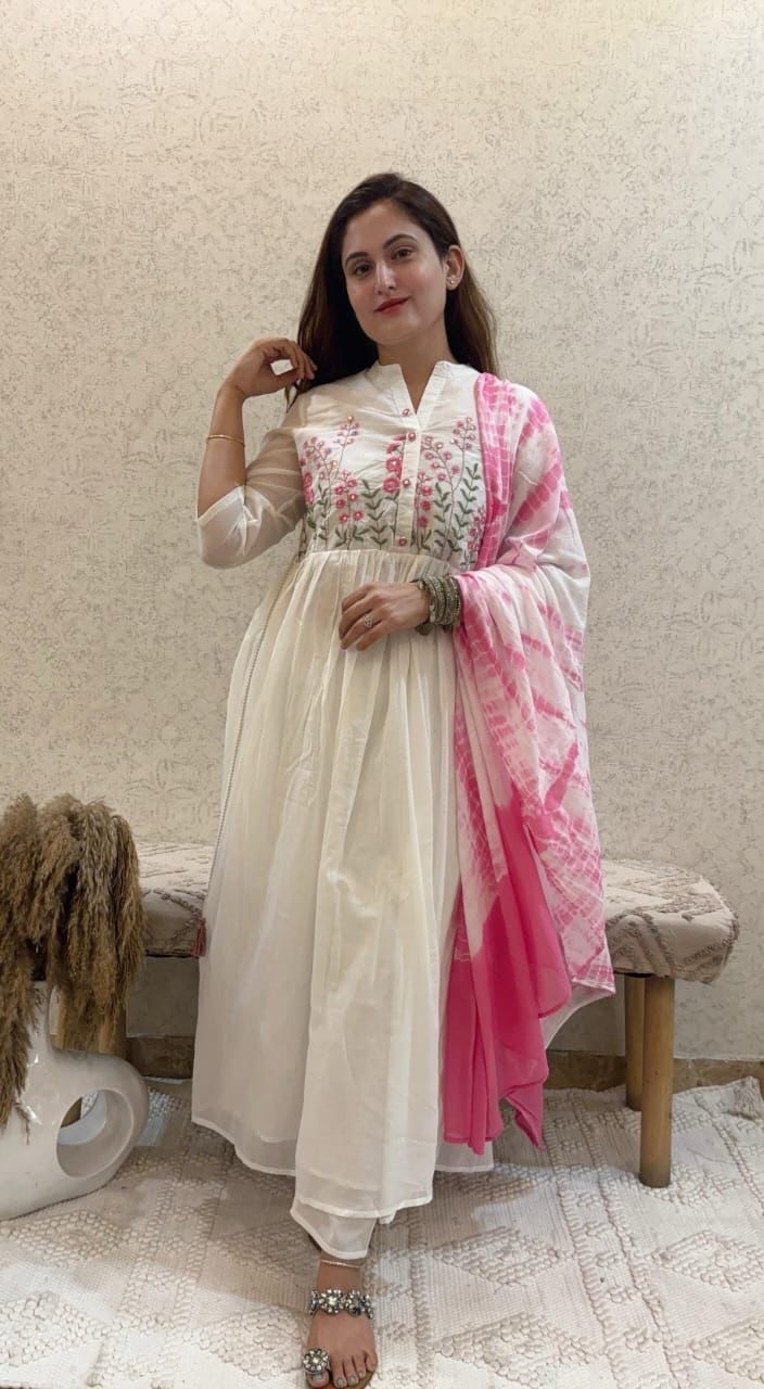 Strength Kurta Style Set with Embroidery & Tie-Dye Dupatta Dream Cather